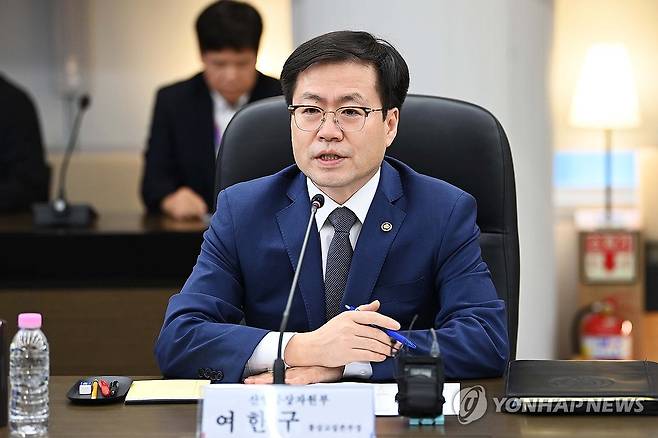 미국 관세 영향 기업 현장 간담회 (서울=연합뉴스) 여한구 산업통상자원부 통상교섭본부장이 13일 서울 서초구 코트라 회의실에서 미국 관세 영향 기업 현장 간담회를 하고 있다. 2025.8.13 [산업통상자원부 제공. 재판매 및 DB 금지] photo@yna.co.kr