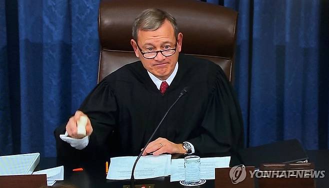 존 로버츠 미국 연방 대법원장 [로이터 연합뉴스 자료사진/U.S. Senate TV 제공]