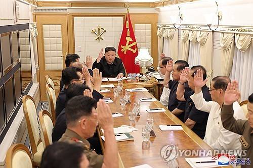북한, 당 중앙위원회 제8기 제22차 정치국 비상확대회의 진행   (평양 조선중앙통신=연합뉴스) 북한이 평안북도와 자강도를 비롯한 수해지역들 복구대책을 수립하기 위한 당 중앙위원회 제8기 제22차 정치국 비상확대회의가 김정은 국무위원장 주재로 지난 29일부터 30일까지 평안북도 신의주시에서 진행됐다고 조선중앙통신이 31일 보도했다. 2024.7.31 
    [국내에서만 사용가능. 재배포 금지. For Use Only in the Republic of Korea. No Redistribution]
    nkphoto@yna.co.kr