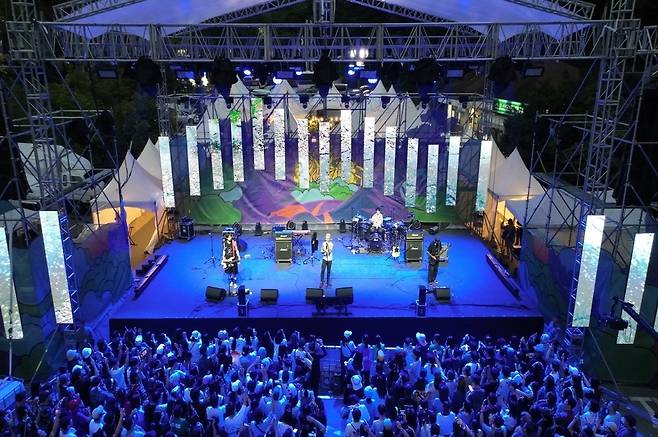 ▲ 제 25회 동두천 락 페스티벌이 9월12~14일까지 동두천 신천교 특설무대에서 열린다. /사진제공=동두천시 사진은 지난해 찍은사진 첨부