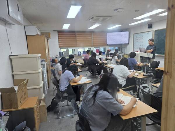 인천청담고등학교 학생들이 수업을 듣고 있다. [사진=박지현 기자]