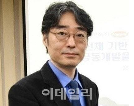 임종윤 전 한미사이언스 사장이자 DXVX 최대주주.