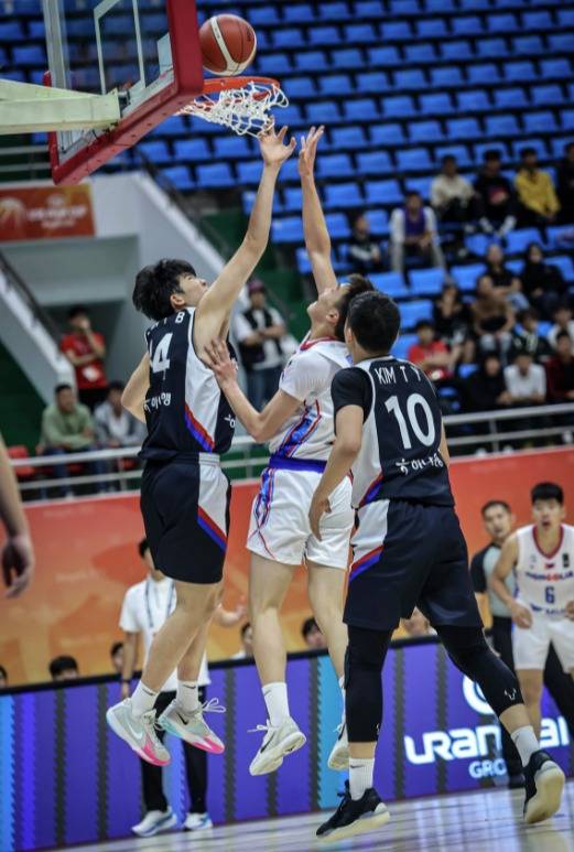 한국 U16 남자농구가 아시아컵서 몽골을 꺾었다.(FIVB 제공)