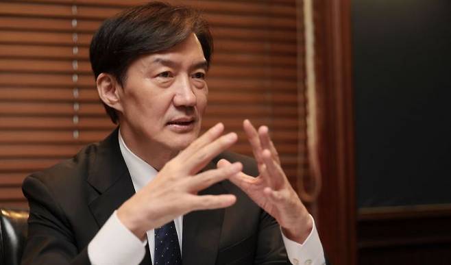 조국혁신당 조국 혁신정책연구원장이 서울 영등포구 여의도의 한 호텔에서 연합뉴스와 인터뷰를 하고 있다. 연합뉴스