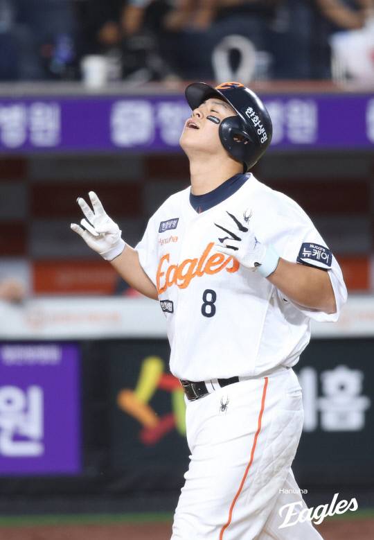 2일 대전 한화생명볼파크에서 열린 2025 신한 SOL 뱅크 KBO리그 한화이글스와 기아타이거즈와의 홈경기에서 노시환이 홈런 세레모니를 하고 있다. 한화이글스 제공