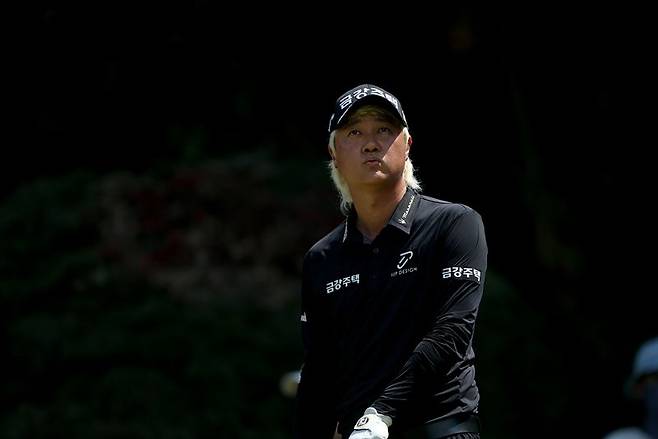 허인회가 동아회원권그룹 오픈에서 8개월만에 복귀했지만, 공백기를 실감하며 컷탈락했다. KPGA 제공