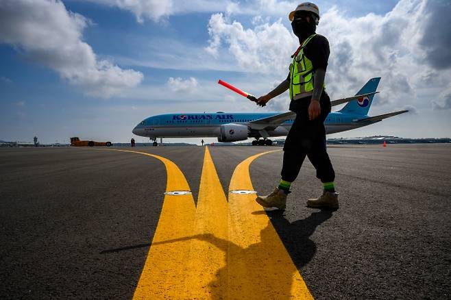 인천국제공항 제1여객터미널에서 제2활주로 운영재개를 앞두고 신설 시설물 사용성 및 안전성 점검을 하고 있다. 2025.8.5. (ⓒ뉴스1, 무단 전재-재배포 금지)