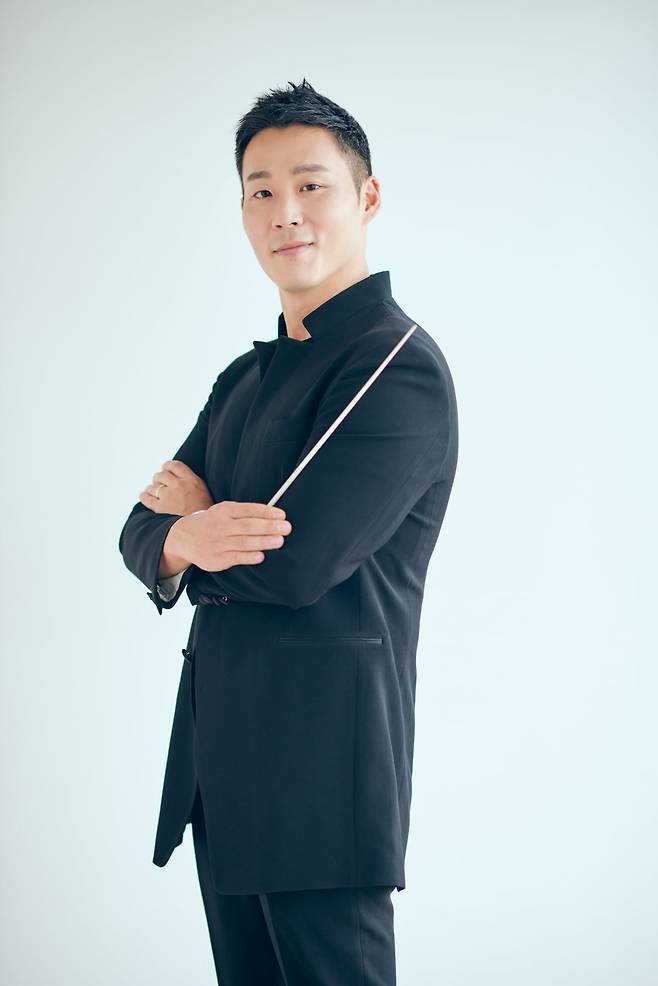 지휘자 얼 리(한국명 이얼). / 사진출처. TIMF앙상블. ⓒ Yunji Ko