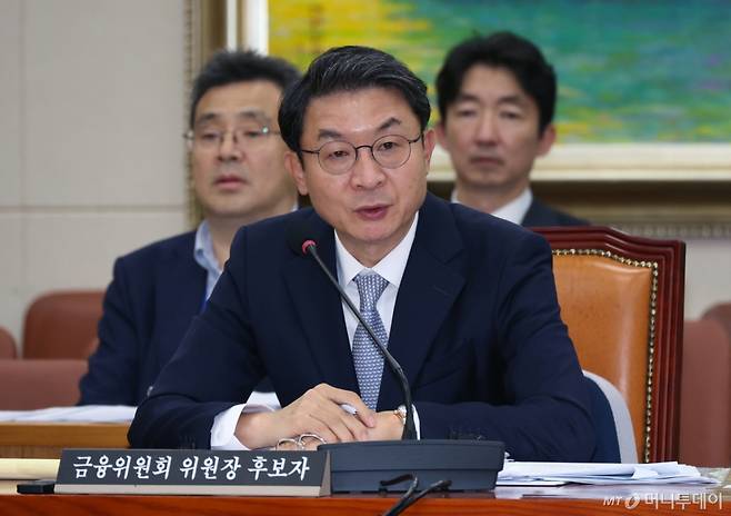 [서울=뉴시스] 김금보 기자 = 이억원 금융위원장 후보자가 2일 서울 여의도 국회에서 열린 정무위원회의 인사청문회에서 의원질의에 답하고 있다. 2025.09.02. kgb@newsis.com /사진=김금보