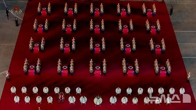 [서울=뉴시스] 북한 조선중앙TV가 러시아에 파병된 북한군 전사자 유해 송환식 영상을 22일 공개했다. (사진=조선중앙TV 캡쳐) 2025.08.22. photo@newsis.com