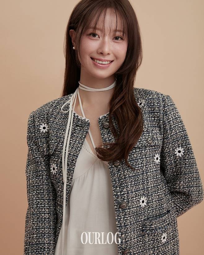 아워로그 가을 화보 이미지