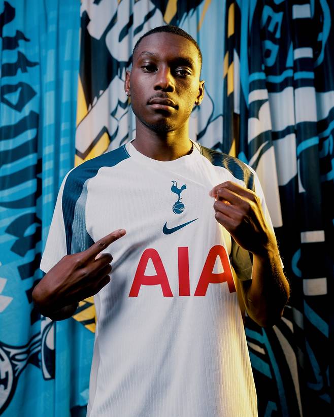 파리 생제르맹(PSG)을 떠나 토트넘으로 임대 이적한 공격수 랑달 콜로 무아니. /사진=토트넘 SNS 캡처