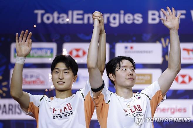 세계선수권대회 남자 복식 금메달 딴 김원호·서승재(좌측부터) [EPA=연합뉴스]
