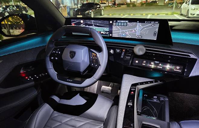 푸조 올 뉴 3008 스마트 하이브리드 운전석 (사진=이데일리 이배운 기자)