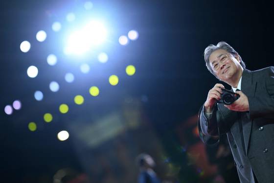 새 영화 '어쩔수없다' 경쟁 부문 초청으로 제82회 베니스국제영화제에 참석한 박찬욱 감독 〈사진=AFP·연합뉴스〉