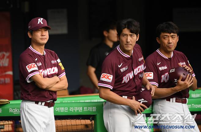 31일 잠실구장에서 열린 LG 트윈스와 키움 히어로즈 경기. 설종진 감독대행이 생각에 잠겨 있다. 잠실=박재만 기자 pjm@sportschosun.com/2025.08.31/