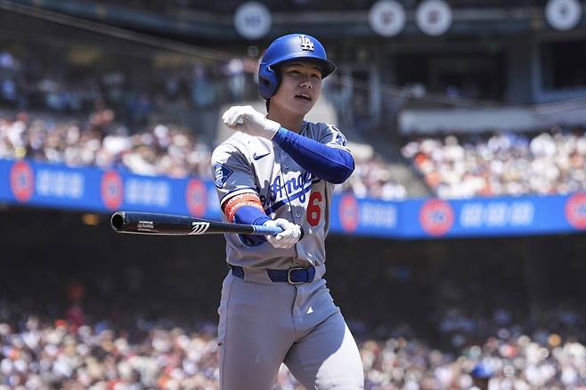 김혜성(LA 다저스)이 비행기 연착으로 선수단 합류 일정이 꼬인 탓에 3일 피츠버그와의 미국프로야구 메이저리그(MLB) 방문경기 선발 라인업에 이름을 올리지 못했다. 사진은 7월 13일 샌프란시스코전에 나온 김혜성 모습. 샌프란시스코=AP 뉴시스