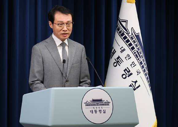 이규연 홍보소통수석이 31일 용산 대통령실에서 이재명 대통령의 국정 관련 브리핑을 하고 있다. 2025.8.31 [사진=연합뉴스]