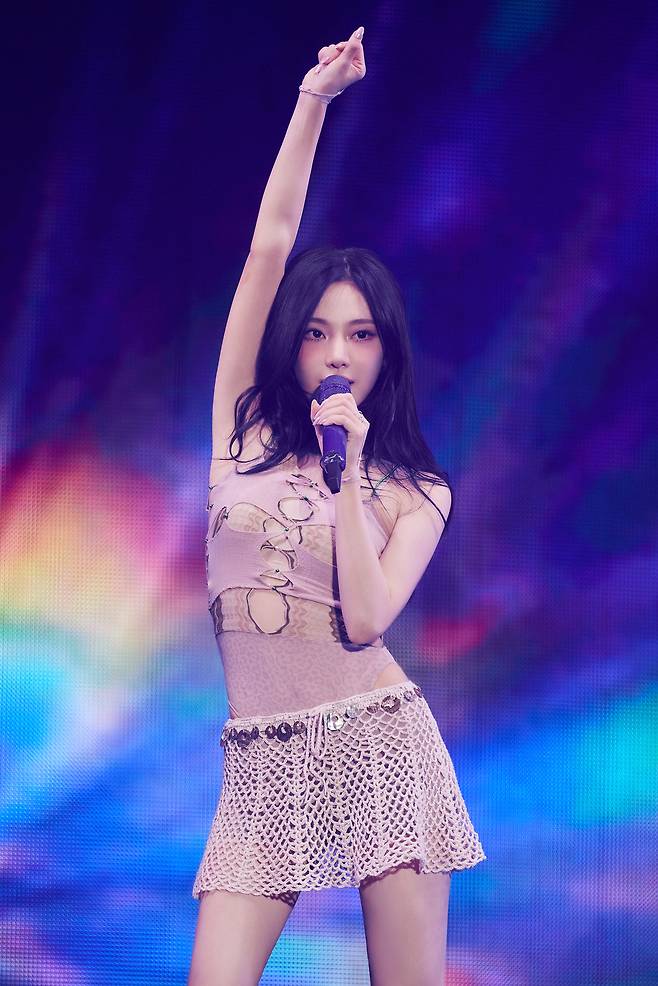 aespa's Ningning performs during its ″SYNK: aeXIS Line″ concert tour opened at KSPO Dome in southern Seoul with three shows from Aug. 29 to 31. [SM ENTERTAINMENT]