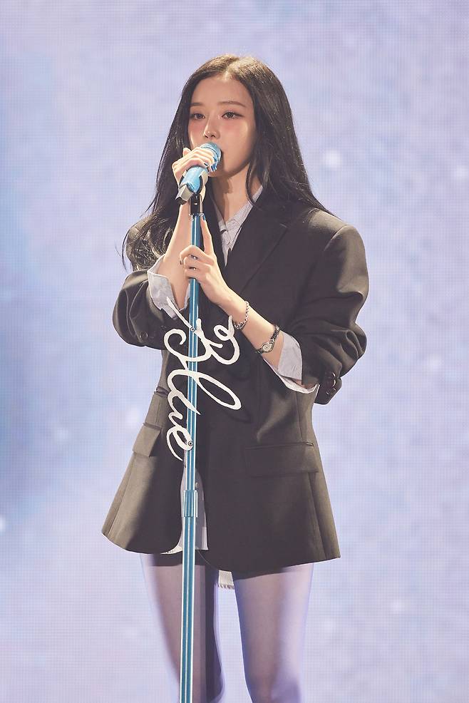 aespa's Winter performs during its ″SYNK: aeXIS Line″ concert tour opened at KSPO Dome in southern Seoul with three shows from Aug. 29 to 31. [SM ENTERTAINMENT]
