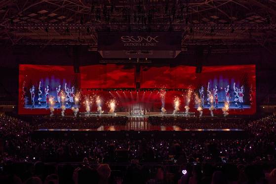 aespa performs during its ″SYNK: aeXIS Line″ concert tour opened at KSPO Dome in southern Seoul with three shows from Aug. 29 to 31. [SM ENTERTAINMENT]