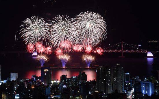 부산불꽃축제. 뉴시스