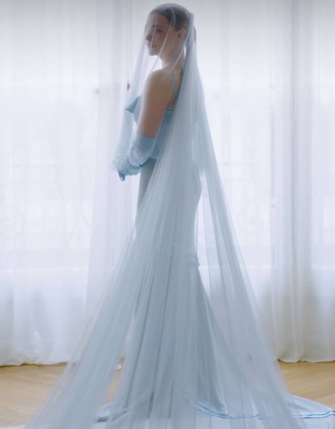 [서울=뉴시스] 클로이 모레츠. (사진 = 보그 인스타그램 캡처) 2025.09.03. photo@newsis.com *재판매 및 DB 금지