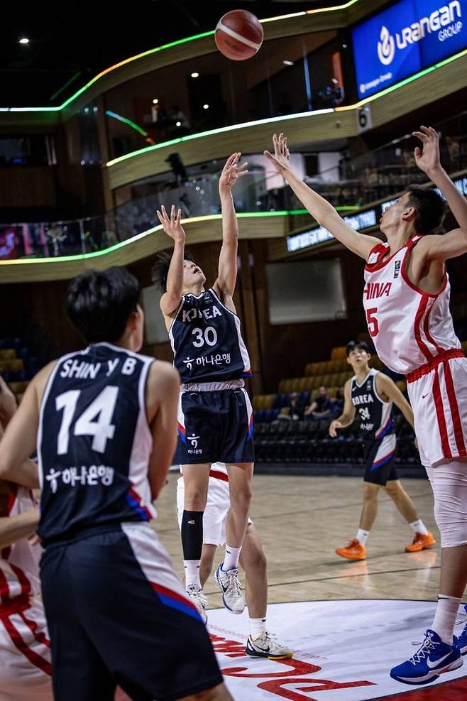 [서울=뉴시스] 한국 16세 이하(U-16) 남자 농구 대표팀의 박태준. (사진=FIBA 홈페이지 캡처) *재판매 및 DB 금지