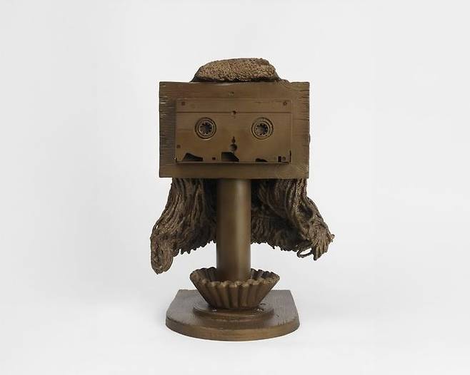 톰 삭스(Tom Sachs)의 조각 'Head'(2025). 9만 달러(약 1억2500만 원)에 팔렸다. *재판매 및 DB 금지