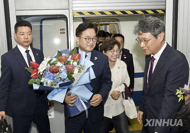 베이징에 도착한 우원식 국회의장 [신화=연합뉴스. 재판매 및 DB 금지]