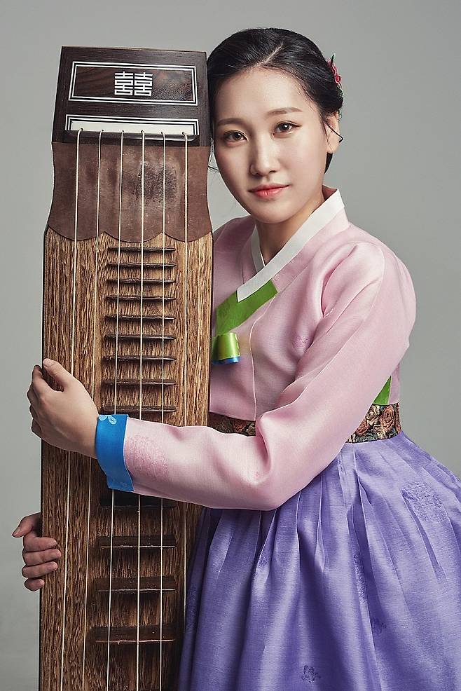 6일 토요상설공연에 나서는 거문고 연주자 이선민