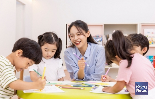 전국국공립유치원교사노동조합(위원장 윤지혜, 이하 유치원교사노조)은 지난 4월 2일부터 6월 6일까지 전국 국공립유치원 교사 2358명을 대상으로 '유치원 전담교사 배치에 대한 현장교사 설문조사'를 실시하고 그 결과를 4일 발표했다. ⓒ베이비뉴스