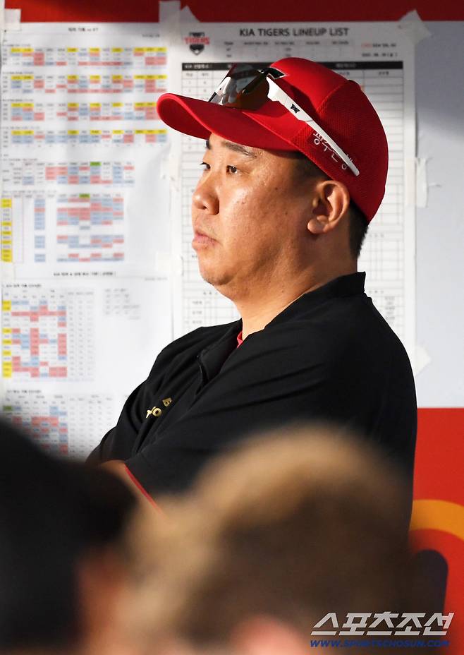 29일 수원KT위즈파크에서 열린 KBO리그 KT 위즈와 KIA 타이거즈의 경기. KIA 이범호 감독이 생각에 잠겨 있다. 수원=박재만 기자 pjm@sportschosun.com/2025.08.29/