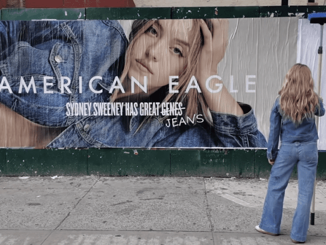 논란이 된 아메리칸 이글의 광고 문구.(사진=회사 공식 인스타그램 캡처)