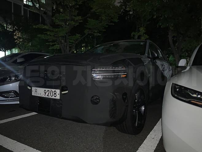 사진 : 제네시스 GV70 EREV 추정 테스트카 (출처=고딩의 자동차이야기)