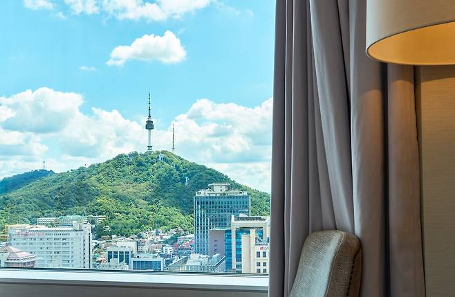 Premium room at Lotte Hotel Seoul [LOTTE HOTELS & RESORTS]