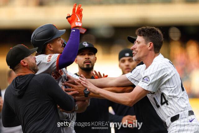 샌프란시스코 자이언츠와 콜로라도 로키스의 벤치클리어링./게티이미지코리아
