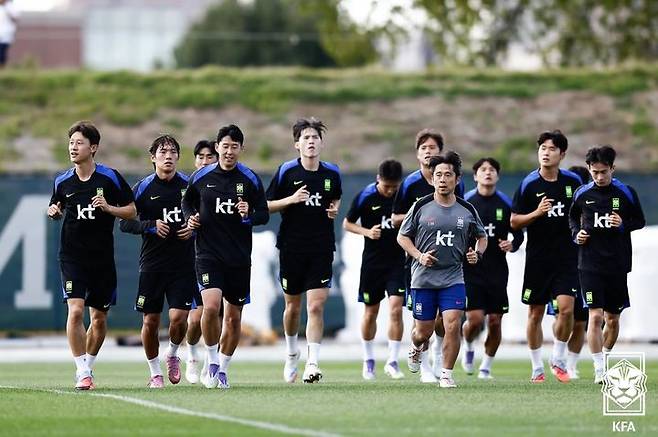 [서울=뉴시스] 홍명보 감독이 이끄는 축구 국가대표팀. (사진=대한축구협회 제공) *재판매 및 DB 금지