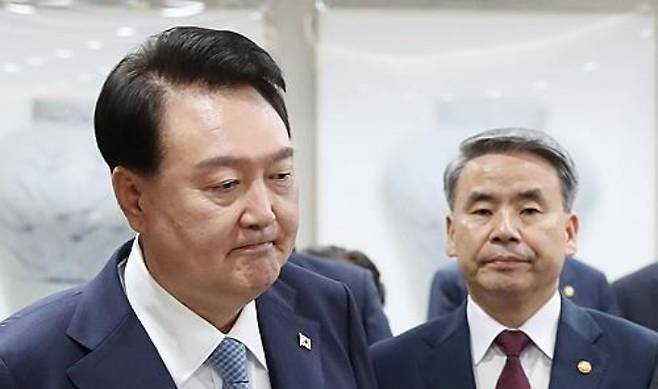 윤석열 전 대통령과 이종섭 전 국방부 장관. 연합뉴스