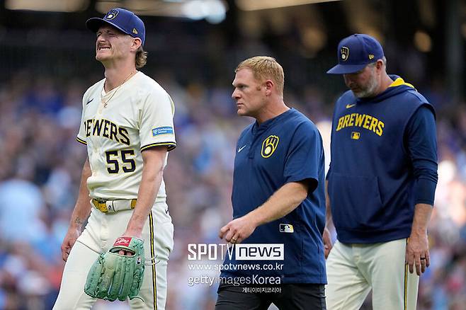 ▲ 오른쪽 팔꿈치에 통증을 호소한 셸비 밀러.