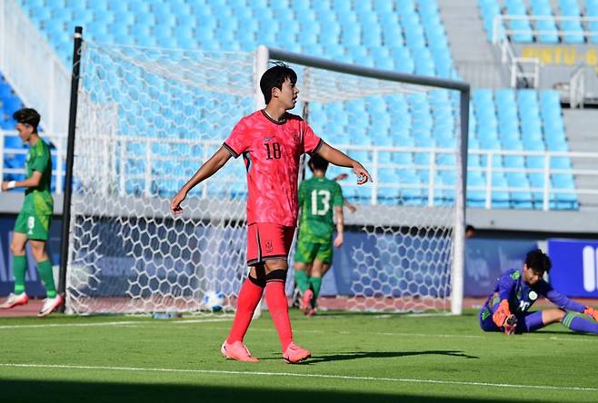 3일 오후 5시 30분(한국시간) 인도네시아 시도아르조의 글로라 델타 스타디움에서 열린 2026 아시아축구연맹(AFC) U-23 아시안컵 조별리그 J조 1차전 마카오전에서 멀티골을 터뜨린 정재상. /사진=AFC 제공