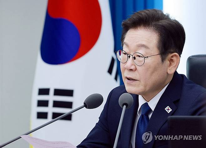 이재명 대통령, 9차 수석·보좌관 회의 발언 (서울=연합뉴스) 홍해인 기자 = 이재명 대통령이 4일 서울 용산 대통령실 청사에서 열린 9차  수석·보좌관 회의에서 발언하고 있다. 2025.9.4 [대통령실통신사진기자단] hihong@yna.co.kr