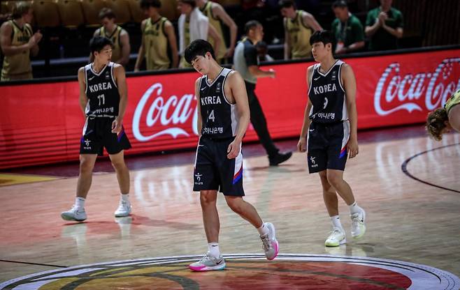 한국 16세 이하(U16) 농구 대표팀이 강호 호주에 막혀 아시아컵 4강 진출에 실패했다.(FIBA 홈페이지 캡처)