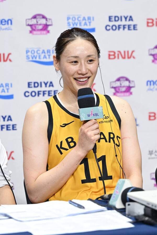 4일 열린 덴소전에서 38점을 쓸어담으며 팀의 4강행을 견인한 KB스타즈 포워드 강이슬. /사진=WKBL