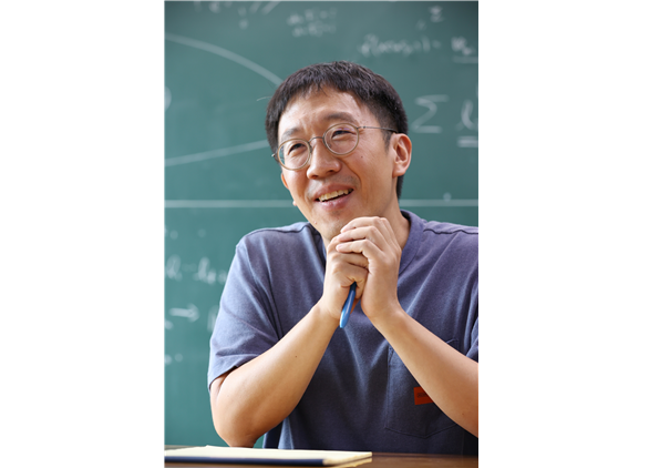 지난달 16일 고등과학원에서 만난 허준이 교수. 고등과학원 제공