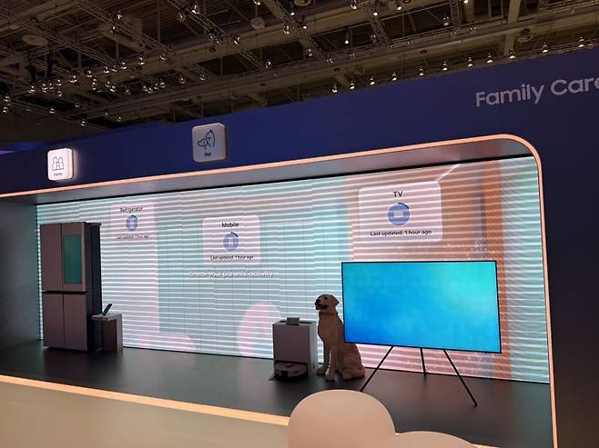 삼성전자 AI 홈 리빙존에서 나와 가족의 건강과 안전을 지키는 AI 홈 솔루션이 시연되고 있다. 사진=임수빈 기자