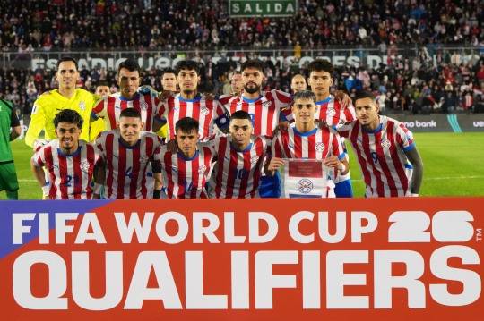 북중미 월드컵 본선진출의 기쁨을 나누는 파라과이 대표팀 선수들. 사진[AP=연합뉴스]