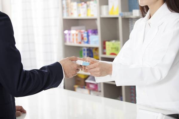 콘돔을 사러 온 50대 남성에게 성희롱 발언을 듣고 기분이 상했다는 사연이 전해졌다. 사진은 기사 내용과 직접적인 관련이 없음. /사진=클립아트코리아