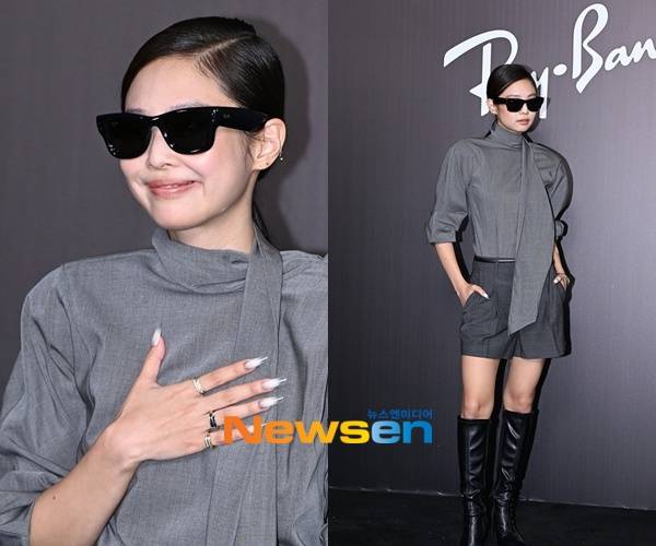 글로벌 아이웨어 브랜드 팝업스토어 국내 최초 오픈 기념 포토콜에 참석한 제니