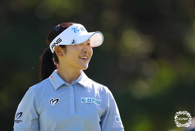 [서울=뉴시스] 유현조가 5일 경기도 이천시 블랙스톤 이천 골프클럽(파72)에서 열린 한국여자프로골프(KLPGA) KB금융 스타챔피언십 2라운드 14번 홀 경기를 진행하고 있다. (사진=KLPGA 제공) 2025.09.05.  *재판매 및 DB 금지